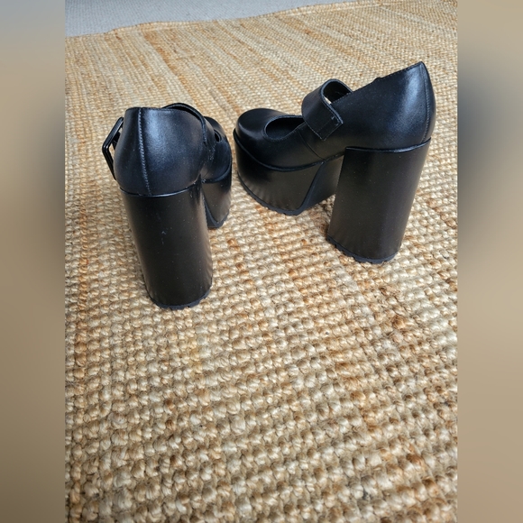 Steve madden Cadin Mary Jane Platform Pump (Women) - Picture 2 of 4